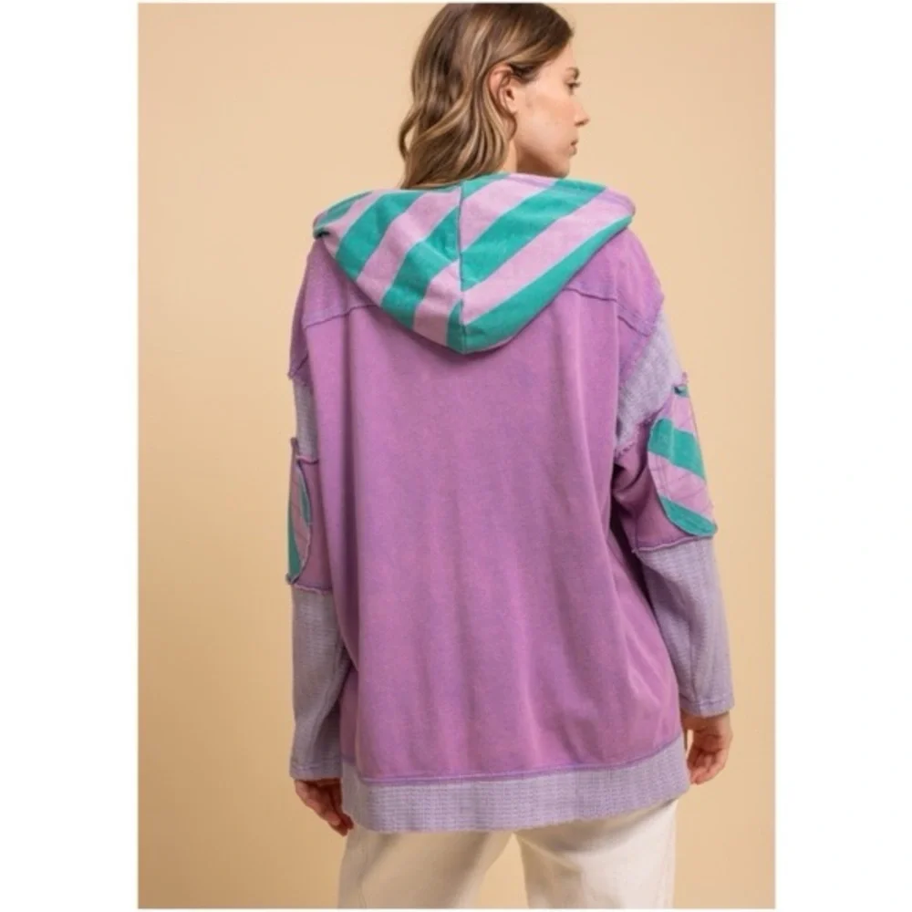 Blue Velvet Button-Down Shacket Sweatshirt – Oversized Fit - Picture 4 of 4